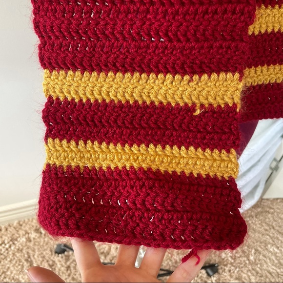 Handmade Gryffindor Scarf, Harry Potter, great to wear to Universal Studios - Picture 4 of 5
